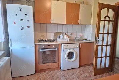 Apartament cu 3 camere semidecomandat în Take Ionescu