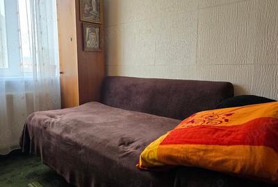 Apartament cu 4 camere decomandat în Progresul - 7