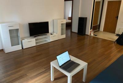 Apartament cu 3 camere semidecomandat în Otopeni