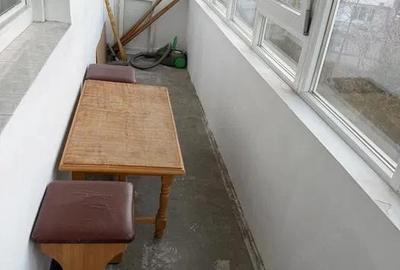 Apartament cu 2 camere semidecomandat, mobilat în Podu Roș