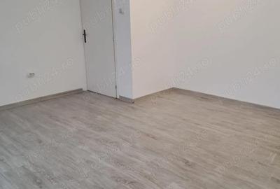 Spațiu comercial, de 48 mp, în Central - 3