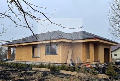 Casă individuală cu 4 camere cu Canalizare în Stupini - 44