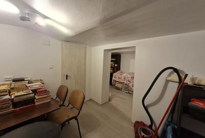 Apartament 2 camere,curte comuna/4 proprietari - 8