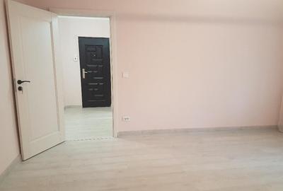 Apartament doua camere, etaj 2, renovat, liber, Narcisa - 18