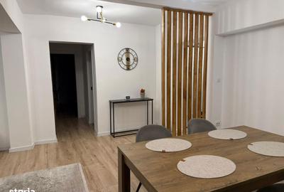 Apartament cu 4 camere decomandat în Central