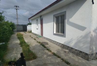 Casă cu 3 camere în Săucești - 1