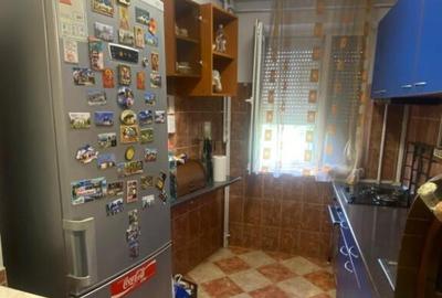 Bdul.1 Decembrie 1918.Apartament 3 camere. - 2