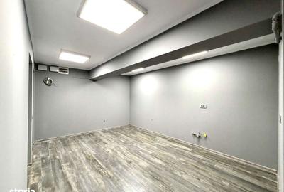 Spațiu comercial, de 65 mp, în Central - 4