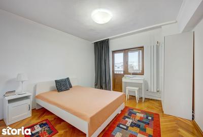 Apartament cu 3 camere decomandat, mobilat în Centrul Civic