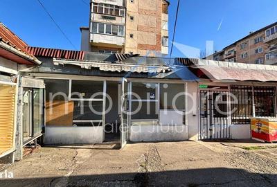 Spațiu comercial, de 24 mp, în Petros - 4