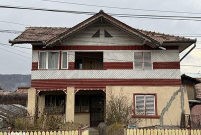 Casă cu 4 camere cu Teren 141 Mp în Măneciu - 4