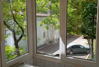 Apartament cu 3 camere decomandat în Soarelui - 3