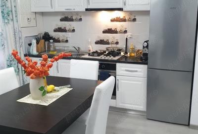 Apartament cu 3 camere decomandat în Central - 1