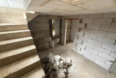 Casă cu 2 camere cu Teren 547 Mp în Cetate - 10