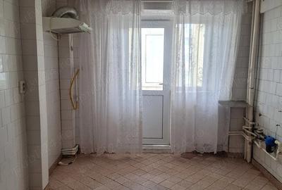 Apartament cu 3 camere decomandat în Obor - 10