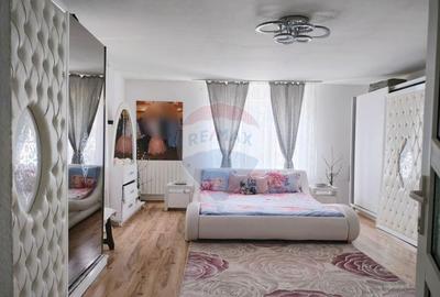 Casa cu 7 camere spa?ioase ideala pentru doua familii - 5