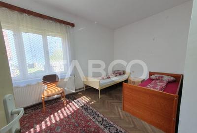 Casă cu 6 camere cu Canalizare în Central - 24