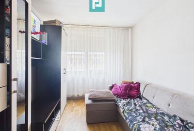 Apartament cu 2 camere semidecomandat, mobilat în Valenta