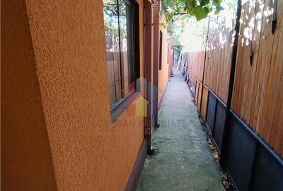 Piata Saraca-Casa 3 cam 100mp utili toate utilitatile teren