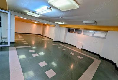 Spațiu comercial, de 70 mp, în Central - 3