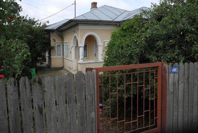 Casă cu 9 camere în Radovanu - 2