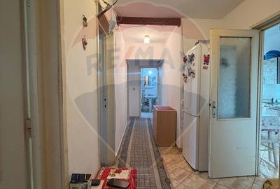 Apartament cu 3 camere decomandat în Valea Rosie - 2