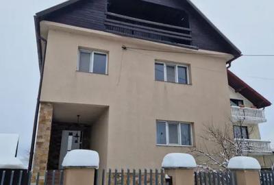 Casă cu 4 camere cu Teren 700 Mp în Recea - 2