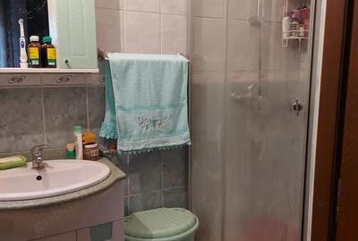 Rahova , Piata Cosbuc - 3