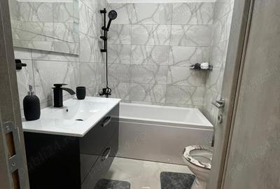 Garsonieră decomandată în Roșu