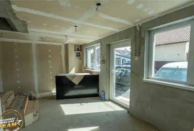 Casa cu spatiu comercial recomandat: locuinta si afacere:Cen - 8