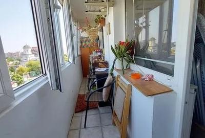 Apartament cu 3 camere semidecomandat, mobilat în 13 Septembrie - 6