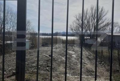 Teren de 1558 mp, în Central