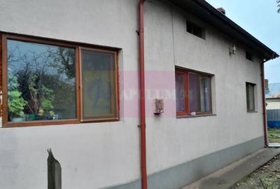 Casă cu 7 camere cu Teren 1500 Mp în Islaz - 20