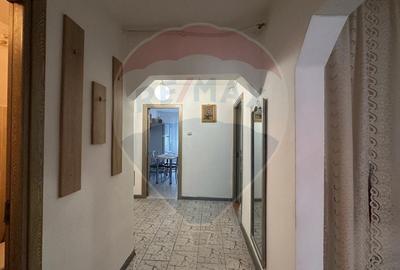 Apartament cu 3 camere de vânzare în zona Nord - 6