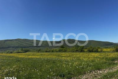 Teren de 1800 mp, în Poplaca