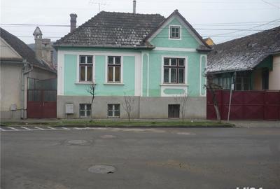Casă cu 4 camere cu Teren 124 Mp în Sighișoara