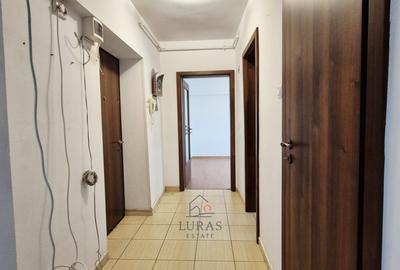 Apartament cu 2 camere decomandat în Tomis II - 11