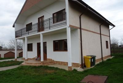 Casă cu 4 camere decomandat în Central - 4