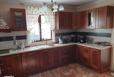 Casă cu 10 camere cu Teren 700 Mp în Obor - 12