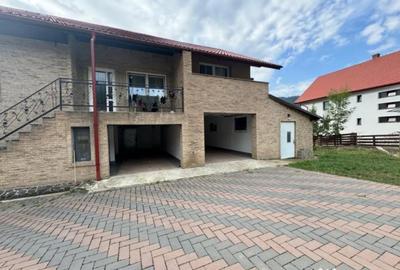 Casă cu 7 camere cu Teren 2500 Mp în Sucevița - 13