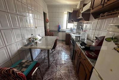 Apartament 3 camere, 78 mp, zona Cetate - 3