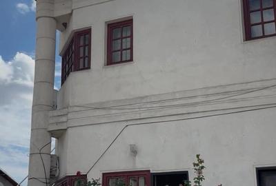 Casă cu 6 camere cu Teren 1400 Mp în Băicoi - 8