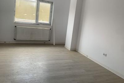 Apartament cu 4 camere decomandat în George Enescu - 5