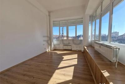 Spațiu comercial, de 200 mp, în Central - 12