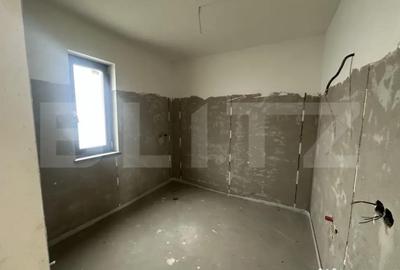 Casă cu 4 camere cu Teren 385 Mp în Mărtinești - 9