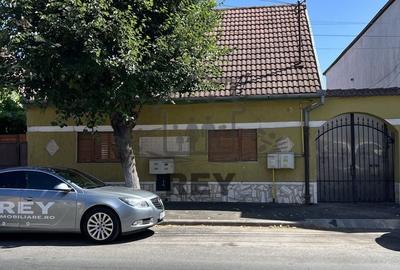 Casă individuală cu 4 camere cu Canalizare în Lazaret - 1