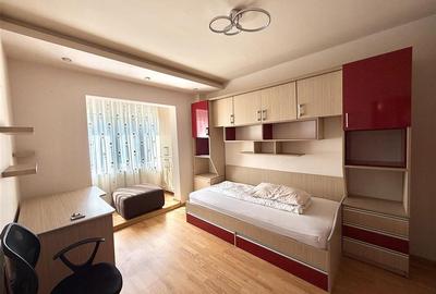 Apartament cu 3 camere decomandat în Decebal - 2