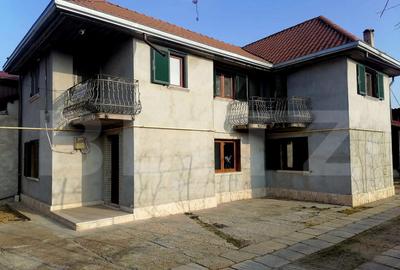 Casa de vanzare, 140 mp, zona Micro 11 - 5