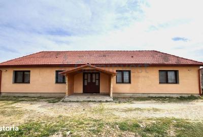 Casă cu 3 camere cu Teren 1266 Mp în Brusturi - 1
