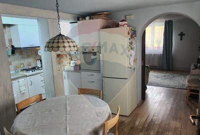Casă cu 4 camere cu Teren 180 Mp în Central - 3